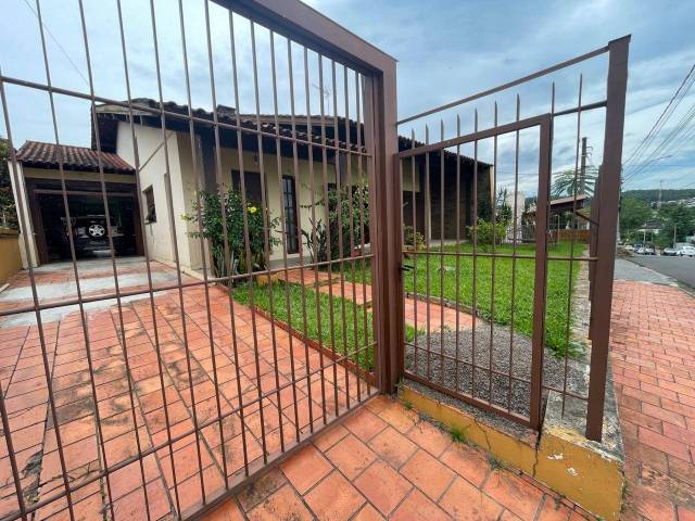 #750 - Casa para Venda em Montenegro - RS - 2